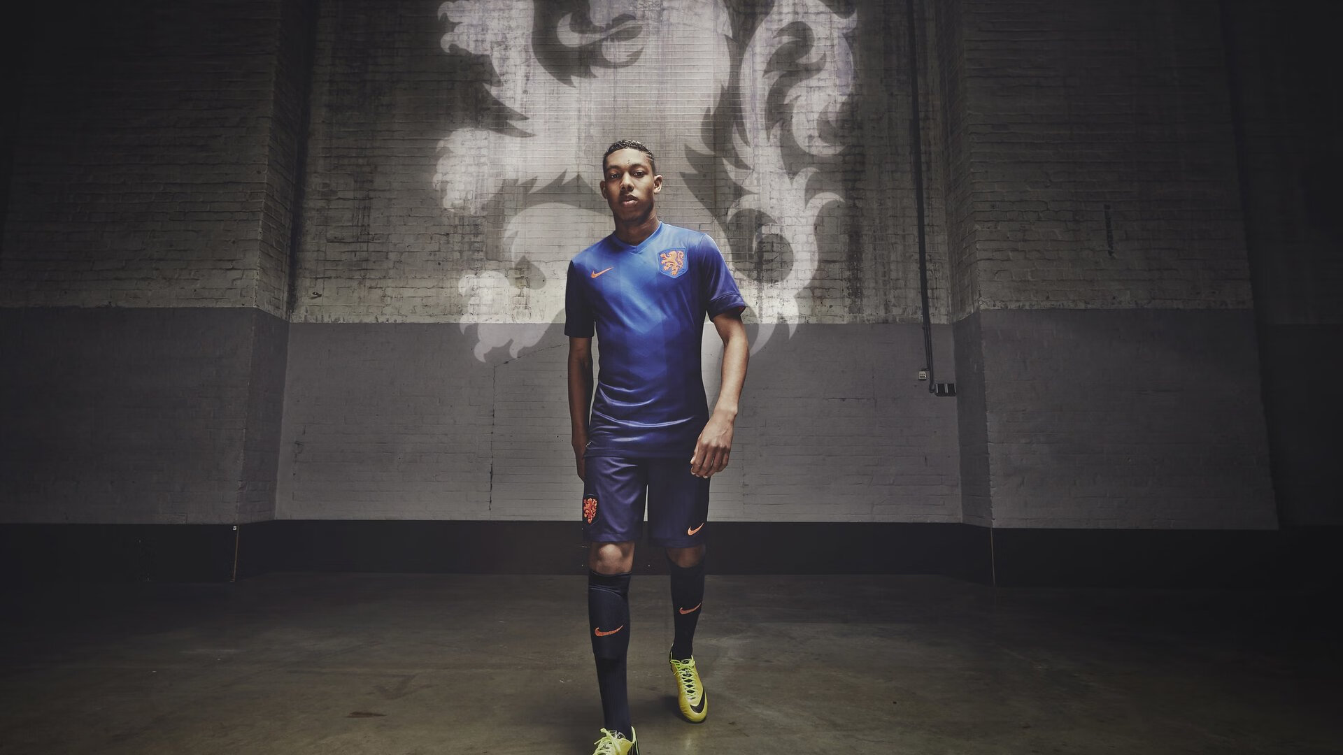 职业联赛吸引新兴行业赞助推动多元产业融合，职业联赛的作用